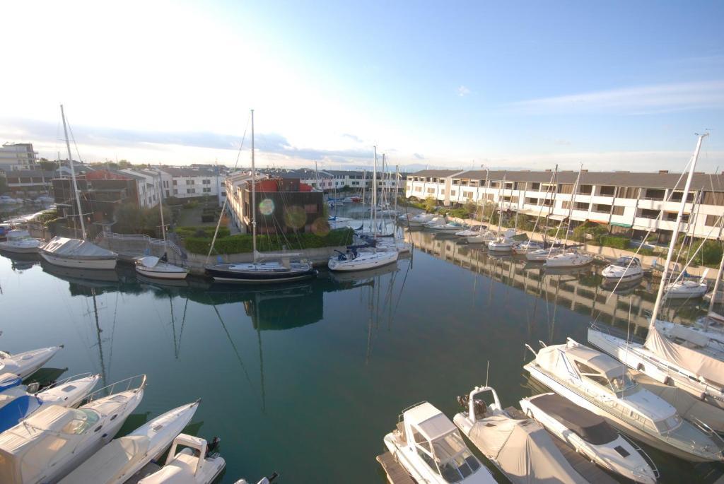 Residenza Olimpo Appartement Lignano Sabbiadoro Buitenkant foto